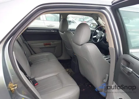 2006 Chrysler 300C z USA, uszkodzony, nr VIN 2C3LA63H46H240580